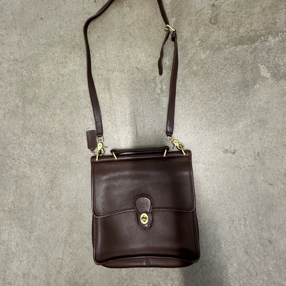 VINTAGE CoachWillis Black Leather crossbody handbag. Top handle / satchel